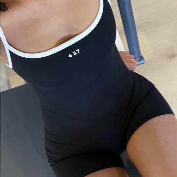 437 women’s onesie workout romper - Picture 5 of 5